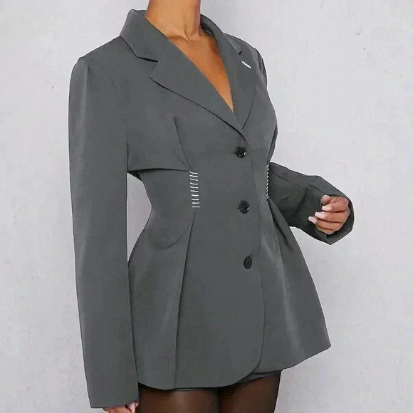 Grey Elegant Women's Padded Shoulder Pleated Flare Hem Oversized Blazer - Picture 3 of 5